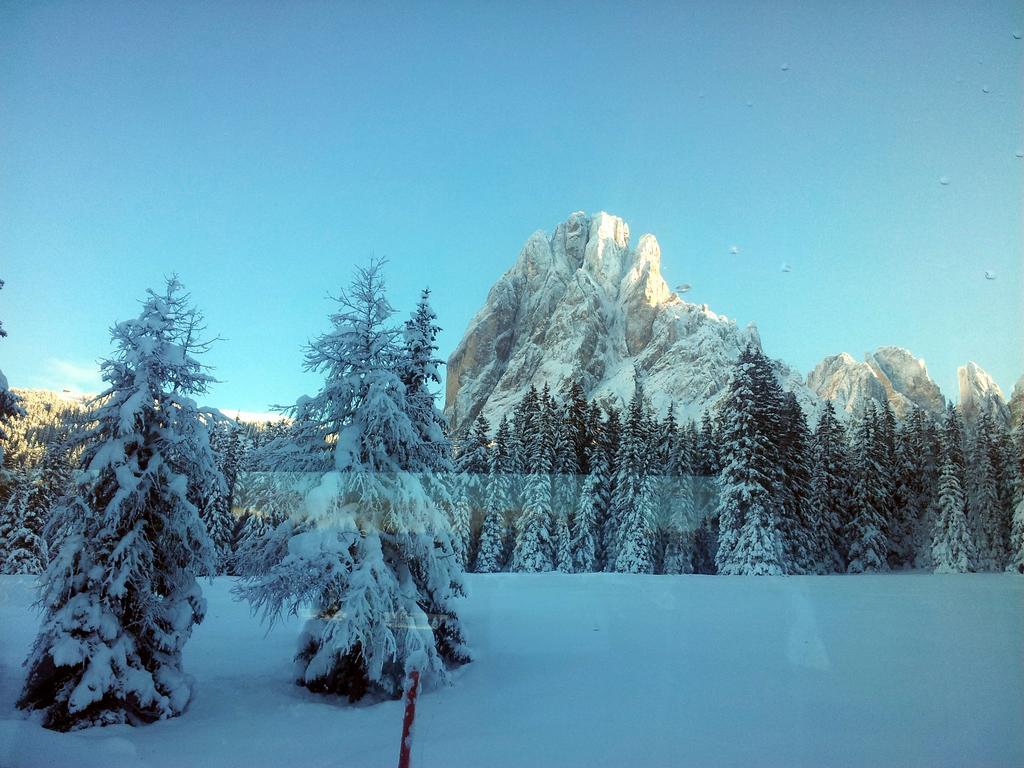 Garni Mezdi Hotel Santa Cristina Val Gardena ภายนอก รูปภาพ