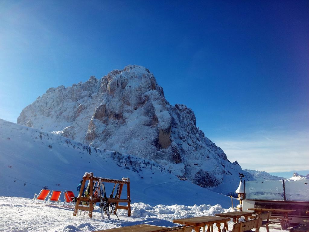 Garni Mezdi Hotel Santa Cristina Val Gardena ภายนอก รูปภาพ