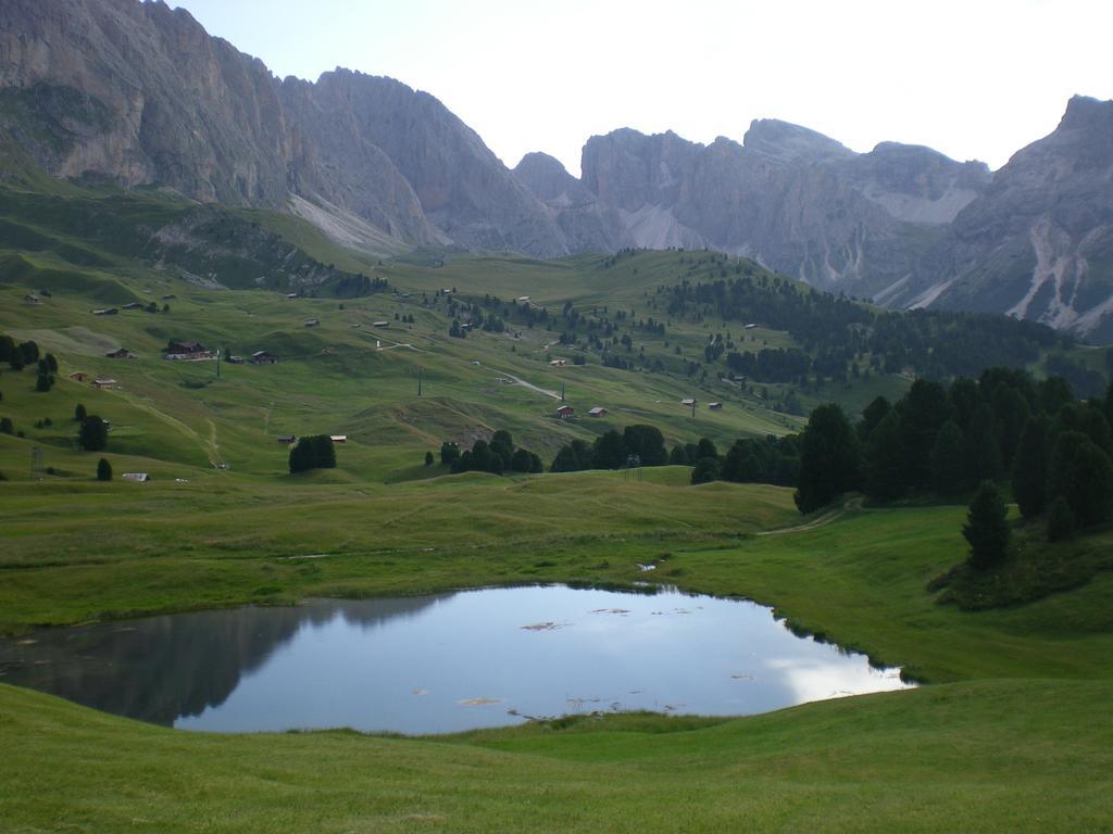 Garni Mezdi Hotel Santa Cristina Val Gardena ภายนอก รูปภาพ