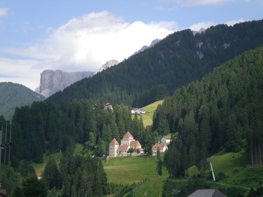 Garni Mezdi Hotel Santa Cristina Val Gardena ภายนอก รูปภาพ